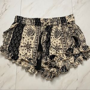 Altard state flowy shorts